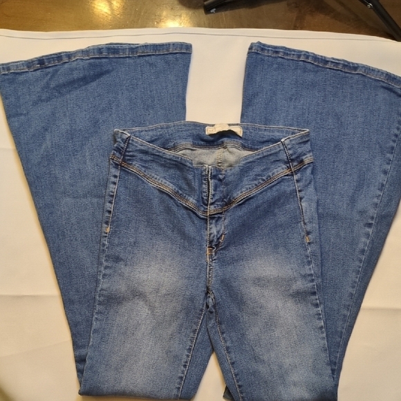 Free People Flare Jeans Modern Bell Bottom Style Size 28R - Picture 1 of 5